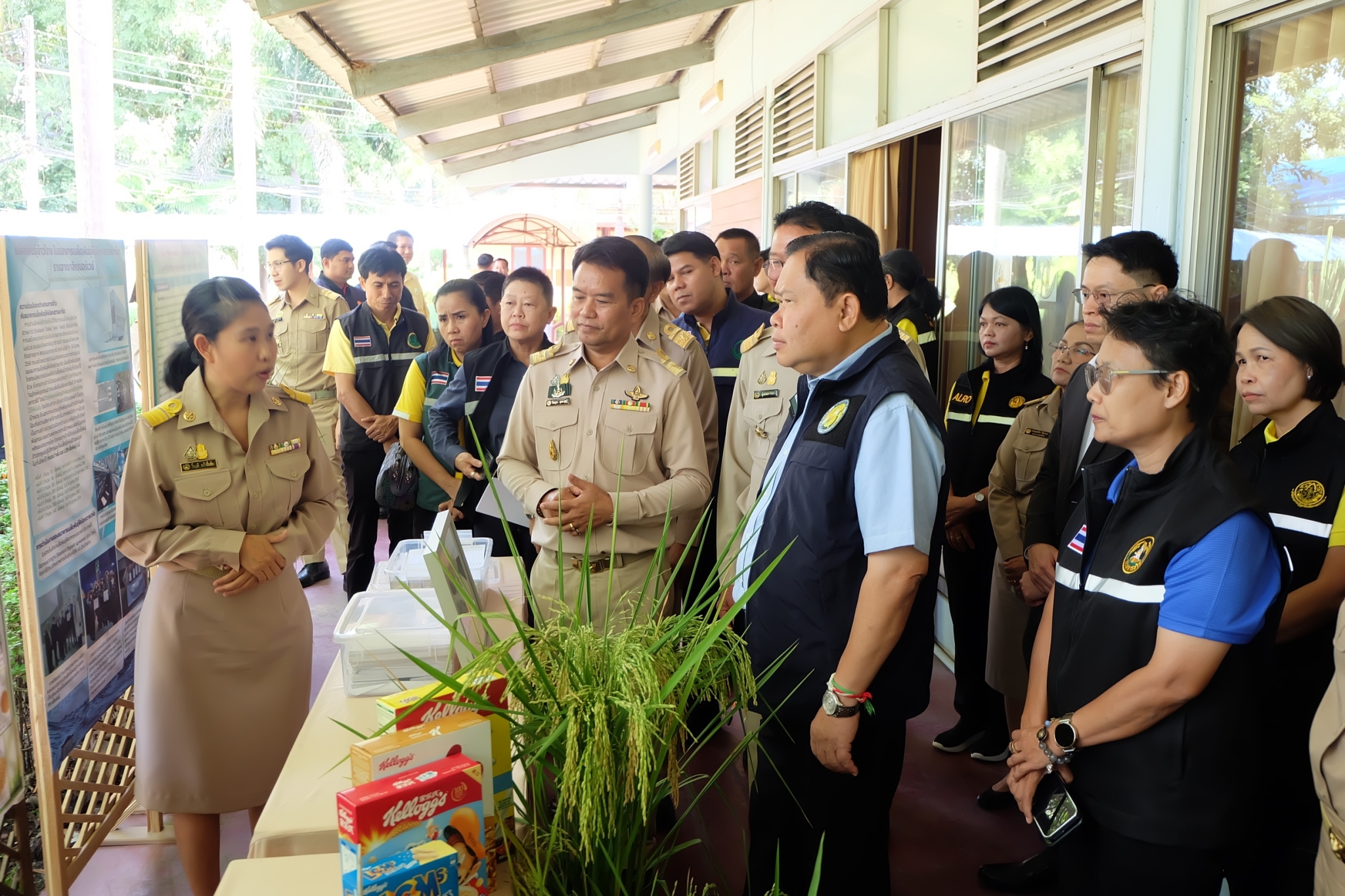 title - ส.ป.ก. ร่วมติดตามรัฐมนตรีช่วยว่าการกระทรวงเกษตรและสหกรณ์ (นายไชยา พรหมา) พร้อมคณะ ลงพื้นที่ตรวจราชการ ณ จังหวัดปทุมธานี